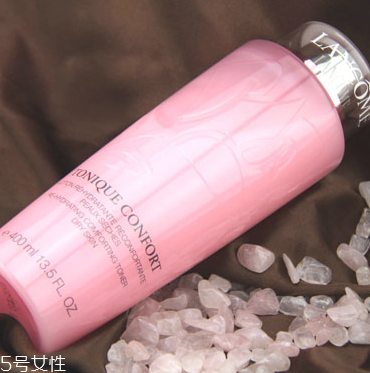 干性皮膚適合什么爽膚水 最需要這種無害水 干性皮膚適合什么爽膚水 最需要這種無害水