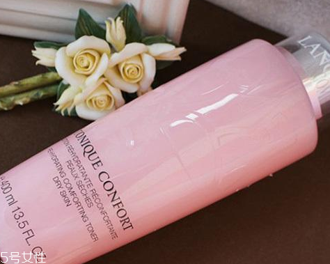 干性皮膚適合什么爽膚水 最需要這種無害水 干性皮膚適合什么爽膚水 最需要這種無害水