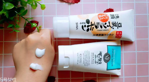 豆乳洗面奶和q10洗面奶哪個好 2款平價好貨pk 豆乳洗面奶和q10洗面奶哪個好 2款平價好貨pk