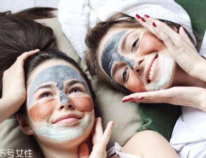 涂抹式面膜和片狀面膜的適用人群 2大補水面膜pk 涂抹式面膜和片狀面膜的適用人群 2大補水面膜pk