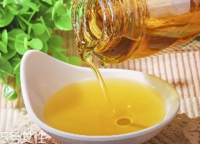 茶油是植物油嗎 木本植物油 茶油是植物油嗎 木本植物油