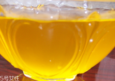 茶油能生吃嗎 建議稍微加熱會更好 茶油能生吃嗎 建議稍微加熱會更好