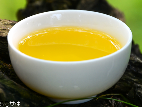 茶油和橄欖油哪個(gè)好 茶油功效好過(guò)橄欖油 茶油和橄欖油哪個(gè)好 茶油功效好過(guò)橄欖油