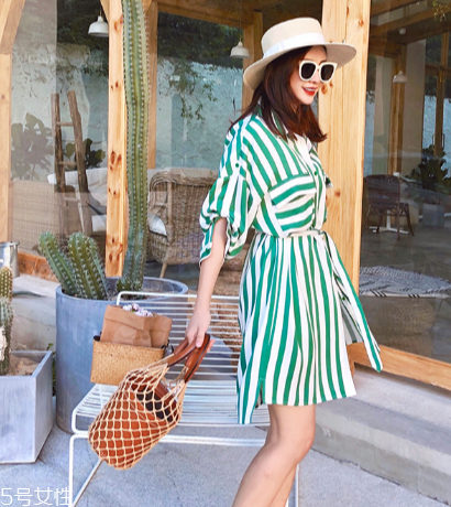 夏天穿條紋怎么搭配 穿出永不敗落的時尚 夏天穿條紋怎么搭配 穿出永不敗落的時尚