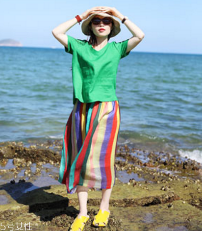 夏天穿條紋怎么搭配 穿出永不敗落的時尚 夏天穿條紋怎么搭配 穿出永不敗落的時尚
