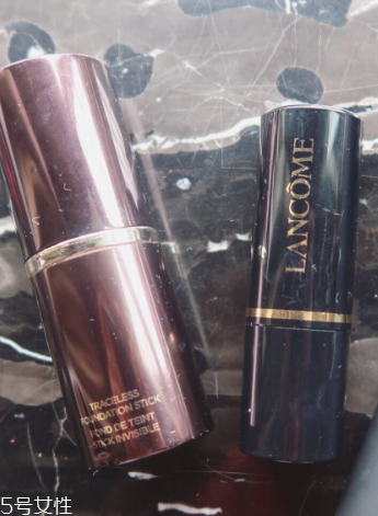 蘭蔻粉底棒和tf粉底棒哪個(gè)好 2款大牌pk 蘭蔻粉底棒和tf粉底棒哪個(gè)好 2款大牌pk