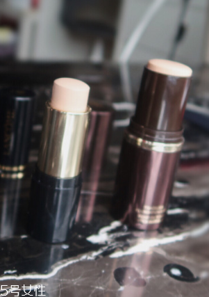 蘭蔻粉底棒和tf粉底棒哪個(gè)好 2款大牌pk 蘭蔻粉底棒和tf粉底棒哪個(gè)好 2款大牌pk