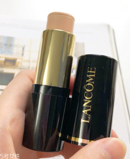 蘭蔻粉底棒和tf粉底棒哪個(gè)好 2款大牌pk 蘭蔻粉底棒和tf粉底棒哪個(gè)好 2款大牌pk