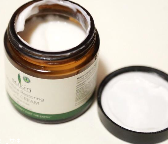 30歲以上用什么面霜好 對(duì)抗肌膚走下坡路 30歲以上用什么面霜好 對(duì)抗肌膚走下坡路