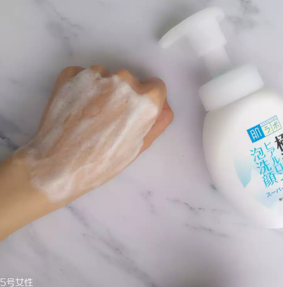 cow洗面奶和肌研極潤(rùn)洗面奶哪個(gè)好 2大日本泡沫潔面pk cow洗面奶和肌研極潤(rùn)洗面奶哪個(gè)好 2大日本泡沫潔面pk