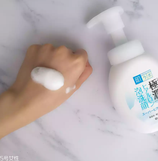 cow洗面奶和肌研極潤(rùn)洗面奶哪個(gè)好 2大日本泡沫潔面pk cow洗面奶和肌研極潤(rùn)洗面奶哪個(gè)好 2大日本泡沫潔面pk