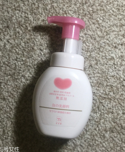 cow洗面奶和肌研極潤(rùn)洗面奶哪個(gè)好 2大日本泡沫潔面pk cow洗面奶和肌研極潤(rùn)洗面奶哪個(gè)好 2大日本泡沫潔面pk