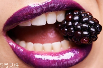 漆光唇釉和水光唇釉什么區(qū)別 各有各的優(yōu)點(diǎn) 漆光唇釉和水光唇釉什么區(qū)別 各有各的優(yōu)點(diǎn)