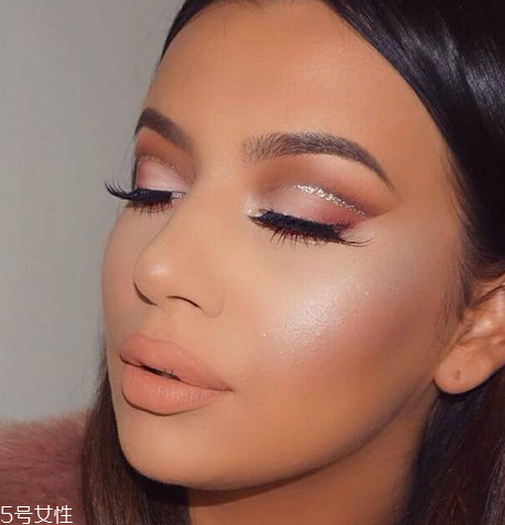 紋眉好還是自己畫(huà)的好 紋眉適合懶人