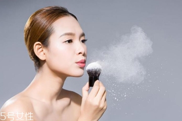 白色蜜粉有什么用 臉龐過(guò)瘦的救星 白色蜜粉有什么用 臉龐過(guò)瘦的救星