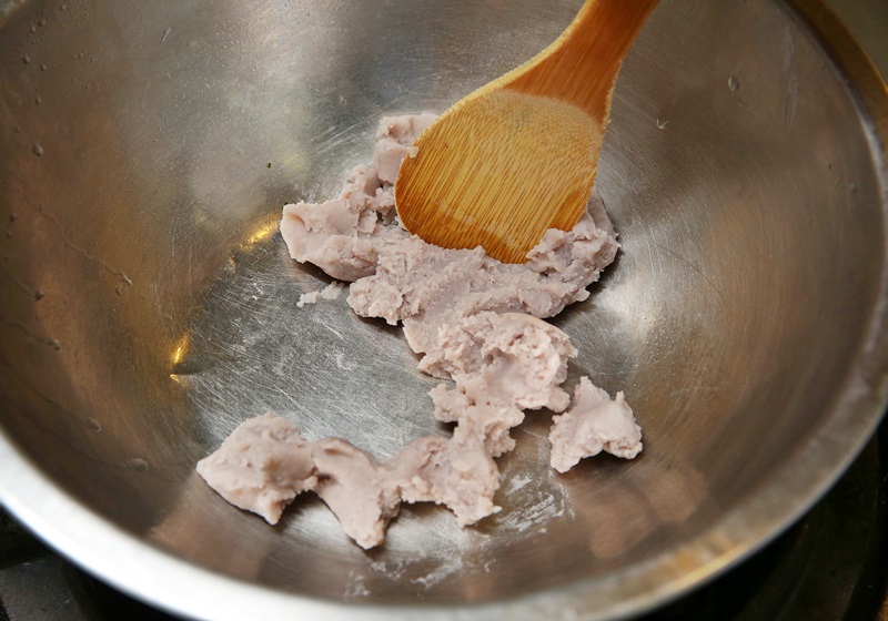 芋泥的做法步驟圖解 芋泥好口感的訣竅 芋泥的做法步驟圖解 芋泥好口感的訣竅