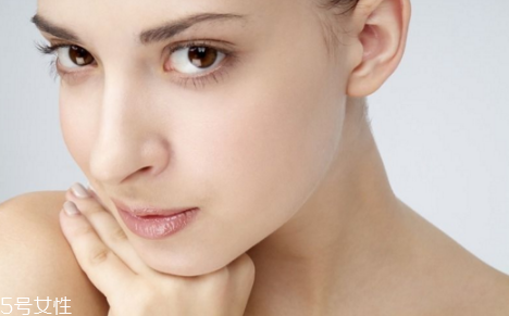 韓式雙眼皮和歐式雙眼皮的區(qū)別 區(qū)別是很大的 韓式雙眼皮和歐式雙眼皮的區(qū)別 區(qū)別是很大的