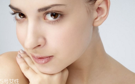 韓式雙眼皮和歐式雙眼皮的區(qū)別 區(qū)別是很大的 韓式雙眼皮和歐式雙眼皮的區(qū)別 區(qū)別是很大的