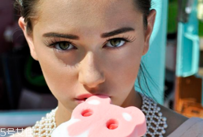 雙眼皮疤痕增生原因 這樣可以預(yù)防疤痕增生 雙眼皮疤痕增生原因 這樣可以預(yù)防疤痕增生