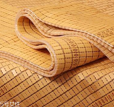 涼席下面要鋪床單嗎 看個人習慣 涼席下面要鋪床單嗎 看個人習慣