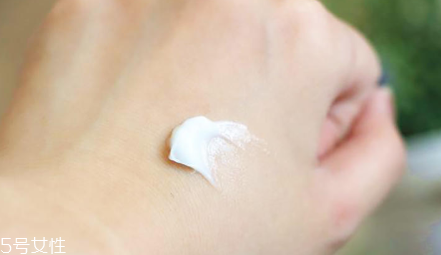 眼霜質(zhì)地怎么挑選 3種質(zhì)地不同功效 眼霜質(zhì)地怎么挑選 3種質(zhì)地不同功效