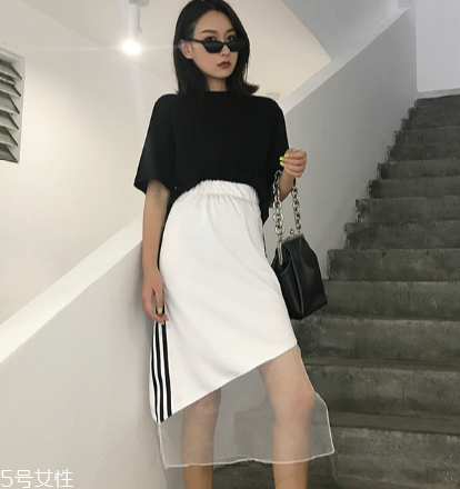 網(wǎng)紗半身裙搭配圖片 清涼夏日的朦朧美 網(wǎng)紗半身裙搭配圖片 清涼夏日的朦朧美