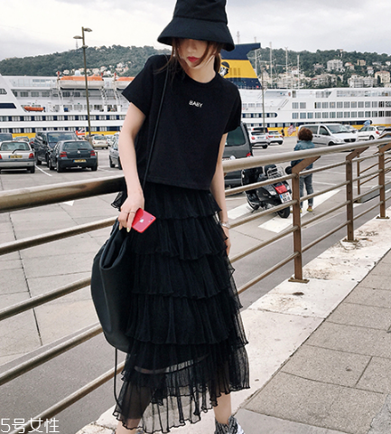 網(wǎng)紗半身裙搭配圖片 清涼夏日的朦朧美 網(wǎng)紗半身裙搭配圖片 清涼夏日的朦朧美