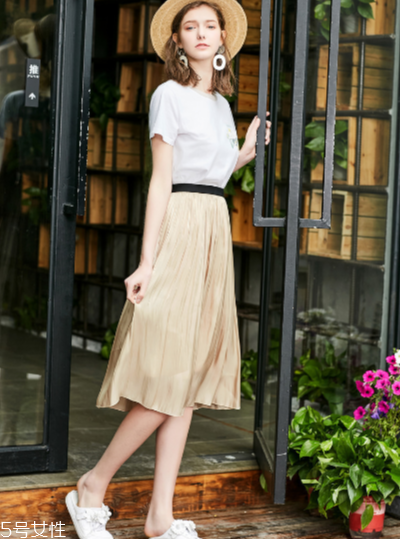 假兩件t恤怎么搭配 穿出層次美 假兩件t恤怎么搭配 穿出層次美