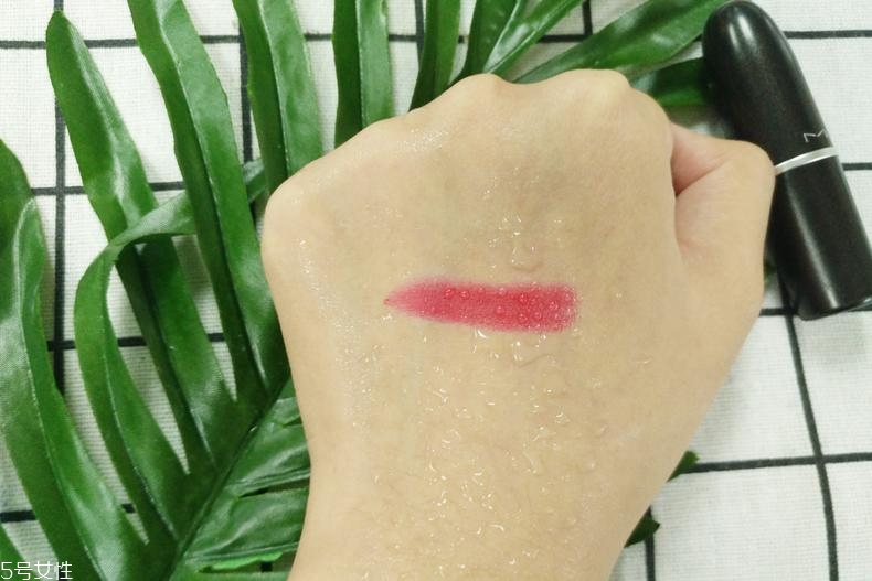 魅可口紅沾杯嗎 為大家測測mac沾杯情況 魅可口紅沾杯嗎 為大家測測mac沾杯情況