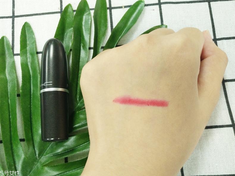 魅可口紅沾杯嗎 為大家測測mac沾杯情況 魅可口紅沾杯嗎 為大家測測mac沾杯情況