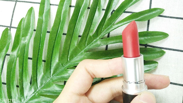 魅可口紅沾杯嗎 為大家測測mac沾杯情況 魅可口紅沾杯嗎 為大家測測mac沾杯情況