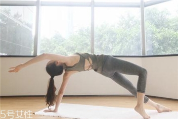 瑜伽服可以當睡衣嗎 選擇舒適的面料 瑜伽服可以當睡衣嗎 選擇舒適的面料