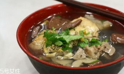 鴨血粉絲湯的配料搭配有哪些 鴨血粉絲湯的配料搭配有哪些