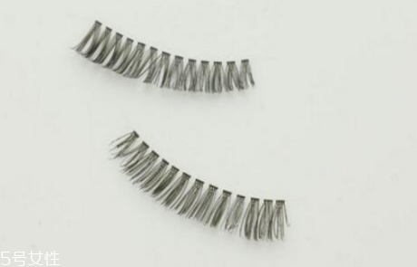 長期用假睫毛雙眼皮貼的危害 適當減少佩戴時間 長期用假睫毛雙眼皮貼的危害 適當減少佩戴時間