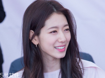 長期用假睫毛雙眼皮貼的危害 適當減少佩戴時間 長期用假睫毛雙眼皮貼的危害 適當減少佩戴時間