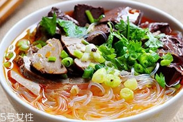 鴨血粉絲湯是不是發(fā)物 鴨血粉絲湯不是發(fā)物 鴨血粉絲湯是不是發(fā)物 鴨血粉絲湯不是發(fā)物