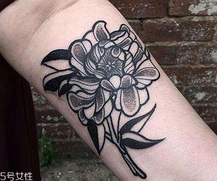 紋身會(huì)暈開是什么原因 原來是這樣 紋身會(huì)暈開是什么原因 原來是這樣