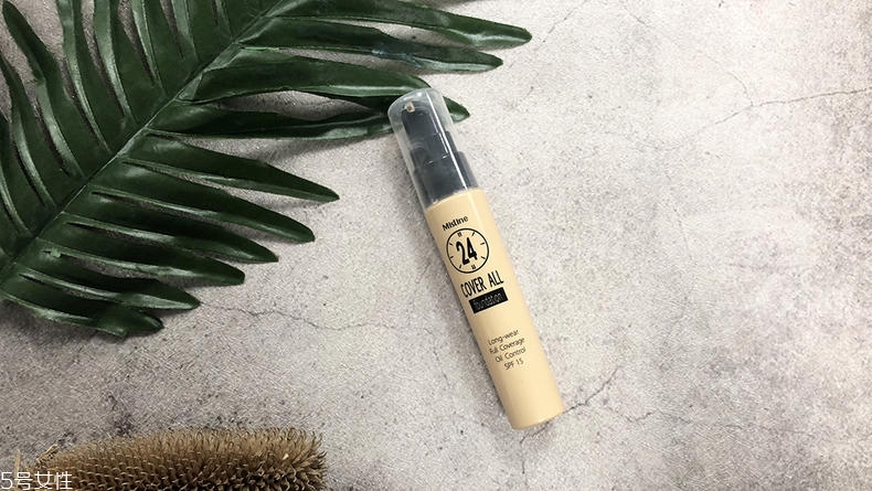 露華濃粉底液和mistine哪個好 2款平價好貨pk 露華濃粉底液和mistine哪個好 2款平價好貨pk