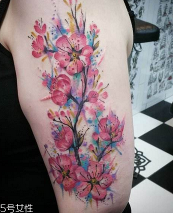 紋身會影響月經(jīng)嗎 最好避開生理期 紋身會影響月經(jīng)嗎 最好避開生理期