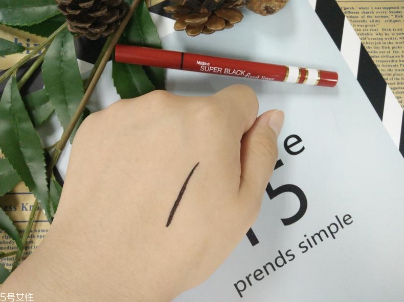 mistine紅管眼線筆防水嗎 持妝能力非常不錯 mistine紅管眼線筆防水嗎 持妝能力非常不錯