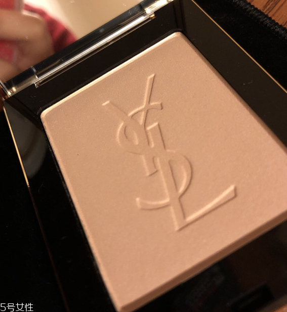 珠光粉餅怎么用法 立體臉獨(dú)家秘笈 珠光粉餅怎么用法 立體臉獨(dú)家秘笈