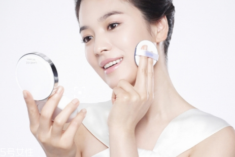 粉底液和氣墊bb哪種好 兩者對比評測 粉底液和氣墊bb哪種好 兩者對比評測