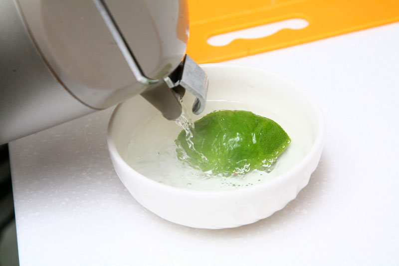 榨檸檬汁的制度方法 3招不用榨汁機 榨檸檬汁的制度方法 3招不用榨汁機