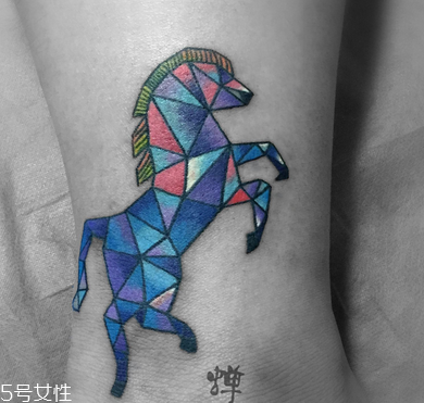 紋身能拔罐嗎 這是禁止的 紋身能拔罐嗎 這是禁止的