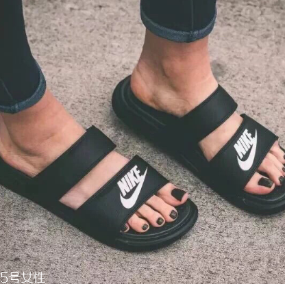 耐克拖鞋可以洗澡嗎 要注意防滑 耐克拖鞋可以洗澡嗎 要注意防滑