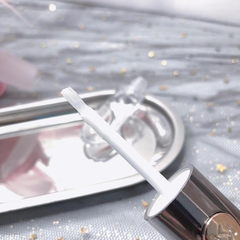 kiko雙頭唇釉怎么涂好看 讓紅唇美成一個吻 kiko雙頭唇釉怎么涂好看 讓紅唇美成一個吻