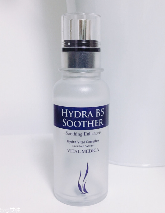 精華啫喱什么時(shí)候用 水乳之間深層滋潤 精華啫喱什么時(shí)候用 水乳之間深層滋潤