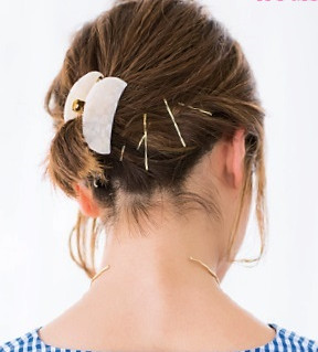 沒有梳子用手怎么弄發(fā)型 沒有梳子用手怎么弄發(fā)型