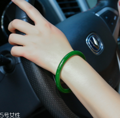 碧玉手鐲怎么保養(yǎng) 這些技巧要知道 碧玉手鐲怎么保養(yǎng) 這些技巧要知道