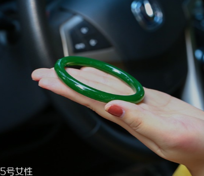 碧玉手鐲怎么保養(yǎng) 這些技巧要知道 碧玉手鐲怎么保養(yǎng) 這些技巧要知道